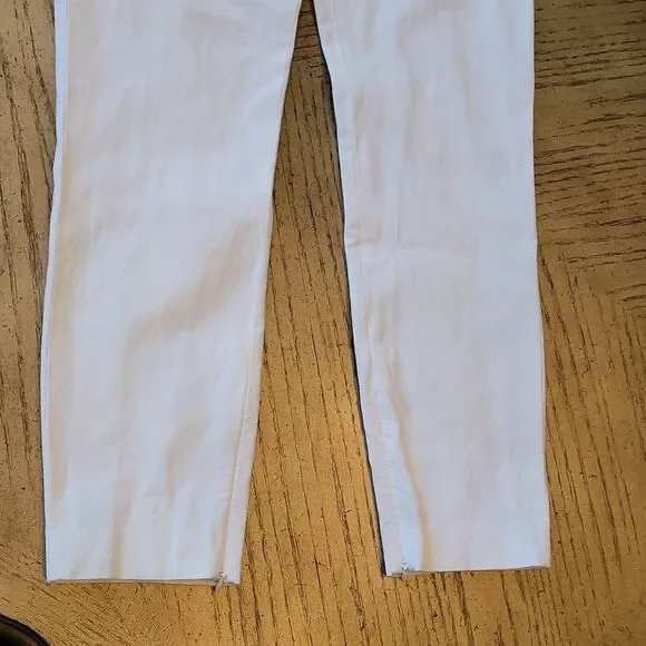Theory white capri pants size 4 🤍 - Picture 5 of 13